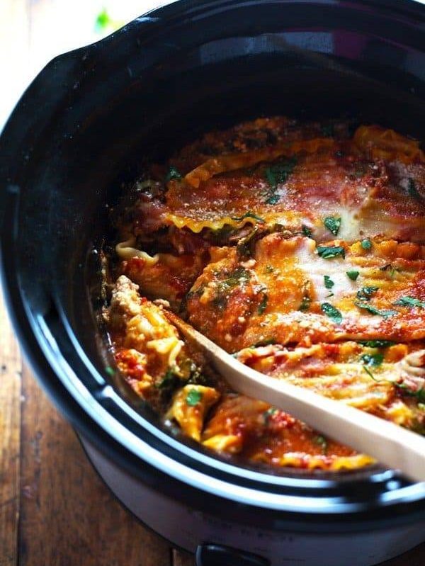 Super Easy Skinny Veggie Crockpot Lasagna - a handful of simple ingredients for a healthy family dinner. | https://wellness-journal.site