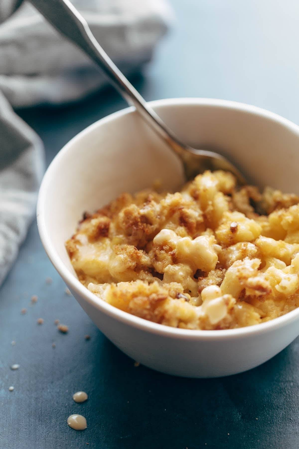 Baked Mac and Cheese - simple ingredients, OMG mac and cheese vibes. perfect comfort food! | pinchofyum.com Baked Mac and Cheese - simple ingredients, OMG mac and cheese vibes. perfect comfort food! | pinchofyum.com