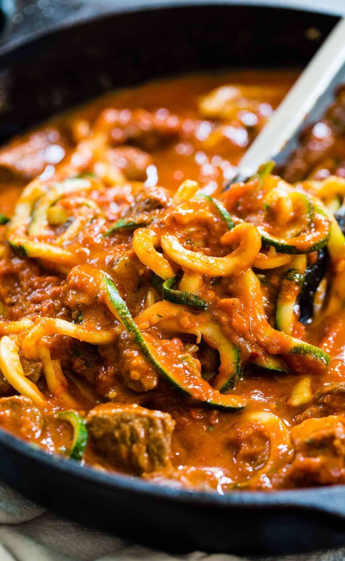 Only 4 ingredients and 20 minutes to make this Creamy Vodka Steak Pasta on zucchini noodles! So very simple and so delicious! | pinchofyum.com Only 4 ingredients and 20 minutes to make this Creamy Vodka Steak Pasta on zucchini noodles! So very simple and so delicious! | pinchofyum.com